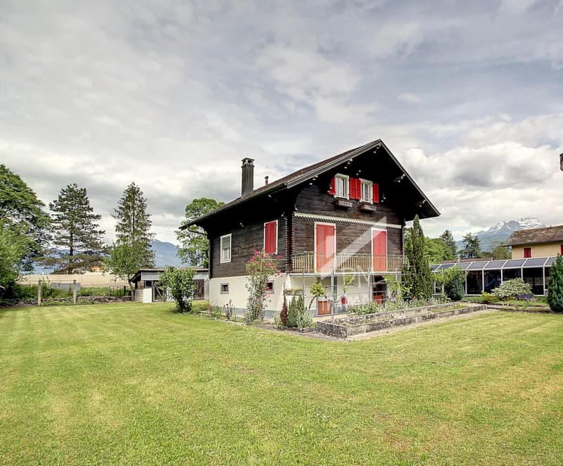 Emplacement recherché pour ce chalet à rénover, agrandissement possible (10)