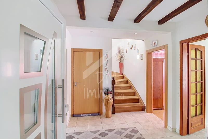 Belle villa 5.5 p + grand jardin d'hiver (4)