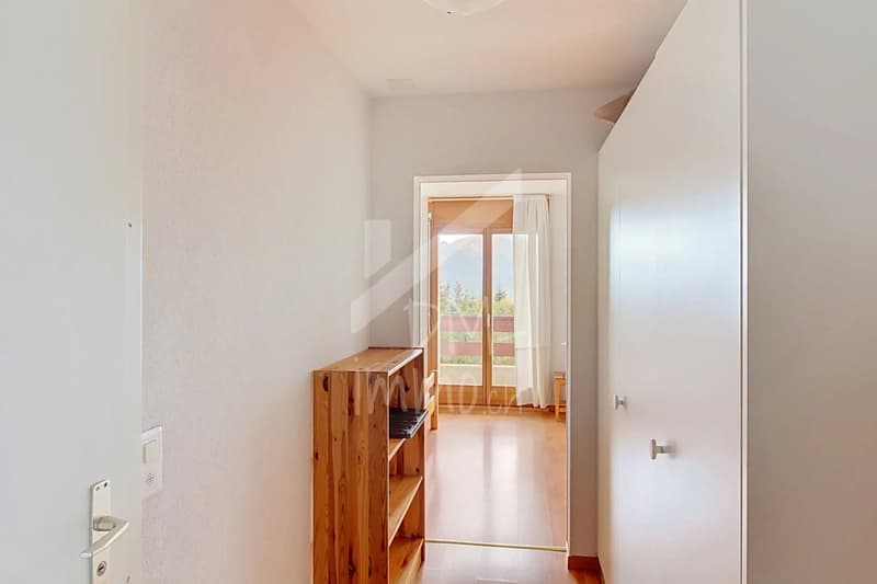 2.5 pièces traversant avec loggia et balcon (6)