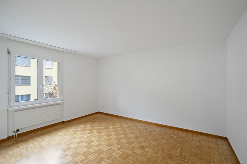 Attraktive 2.5-Zimmer-Wohnung mit Balkon in Sulgen (3)
