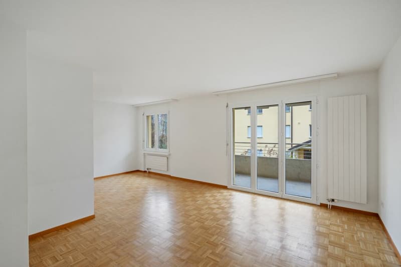 Attraktive 2.5-Zimmer-Wohnung mit Balkon in Sulgen (2)