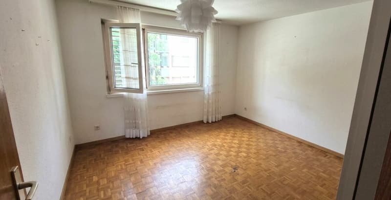 Grosszügige 4.5 Zimmerwohnung an ruhiger Lage (6)
