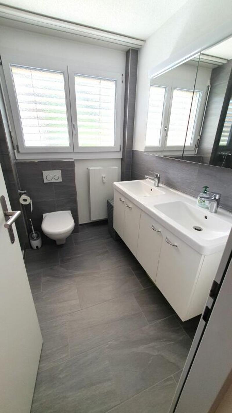 helle 4.5 Zimmer-Wohnung im Grünen (3)