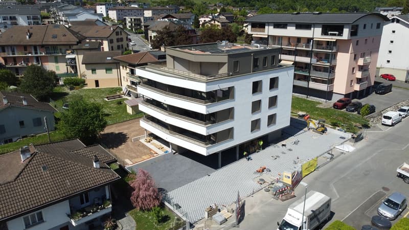 Appartement neuf! Magnifique Attique de 5,5 pièces (3)