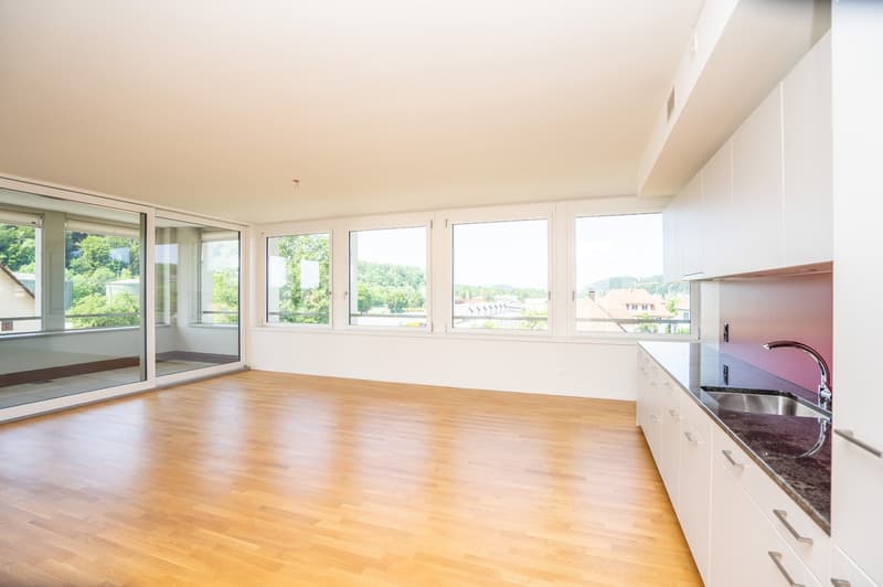 Wunderschöne und helle 3.5-Zimmer-Wohnung im Poly-Areal (4)