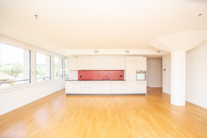 Wunderschöne und helle 3.5-Zimmer-Wohnung im Poly-Areal (2)