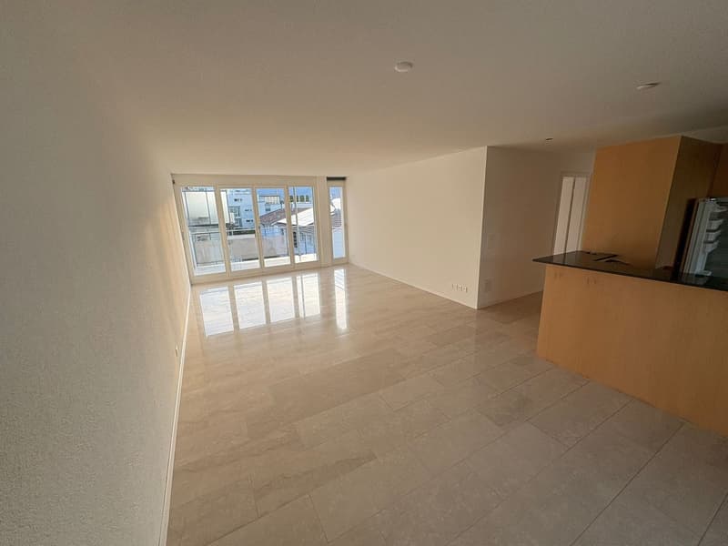 Helle 3.5-Zimmer-Wohnung mit Balkon und schöner Aussicht in Belp (2)