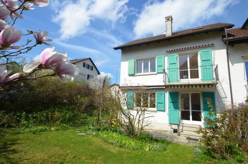 Charmantes 4-Zimmer-Doppeleinfamilienhaus mit sonnigem Garten in ruhigem Wohnquartier (13)