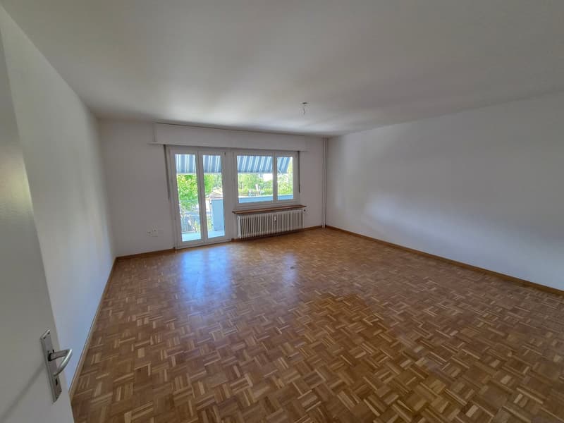Teilsanierte 3.5-Zimmer-Wohnung an zentraler Lage in Schönbühl (3)