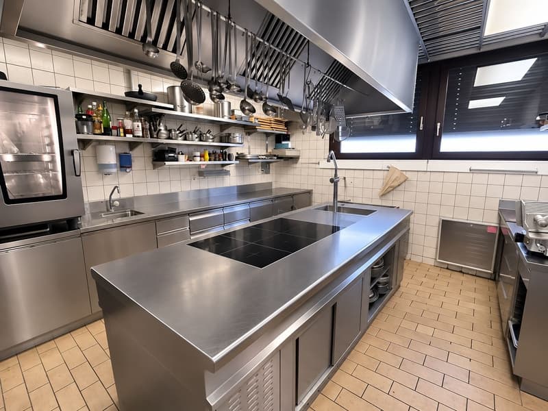 Erfahrene/r und innovative/r Pächter/in für gepflegtes Restaurant in Biel gesucht (11)