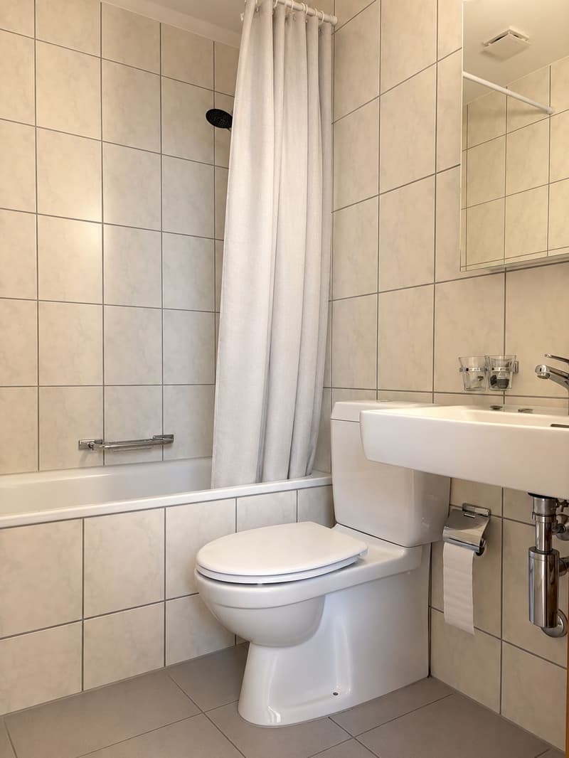 Nasszelle mit Badewanne