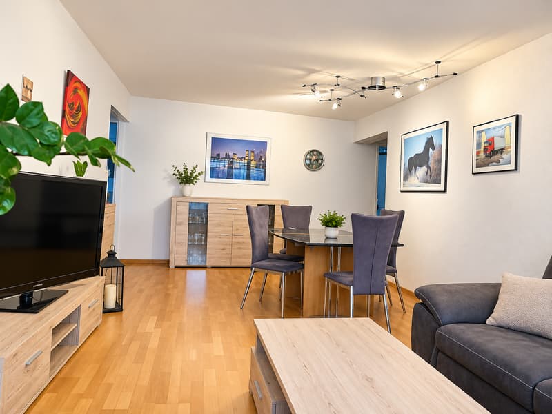 helle 4-Zimmer-Wohnung mit Balkon in Bettlach zu vermieten! (5)