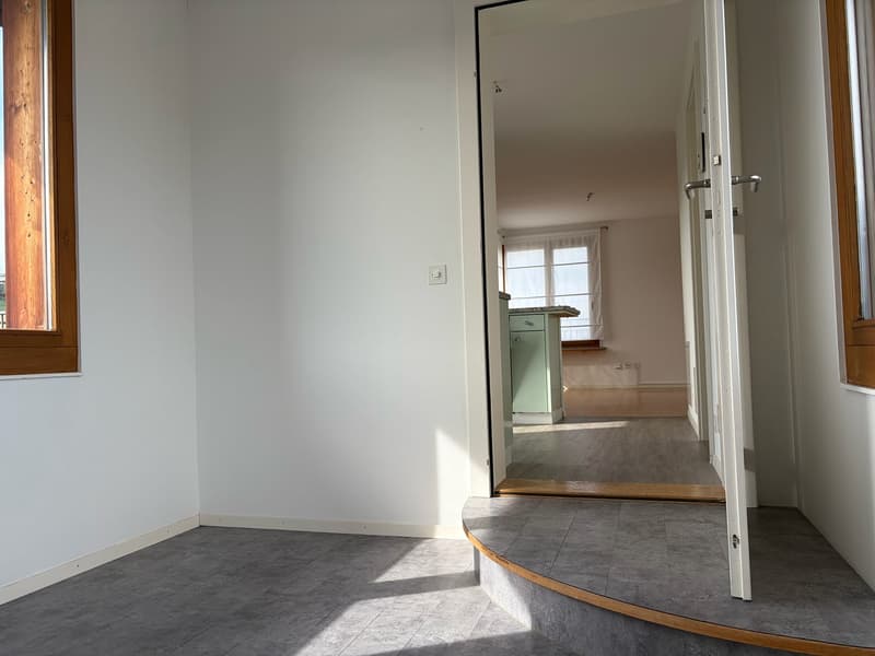 Charmante 2.5-Zimmer-Attikawohnung und Cheminée zu vermieten! (8)