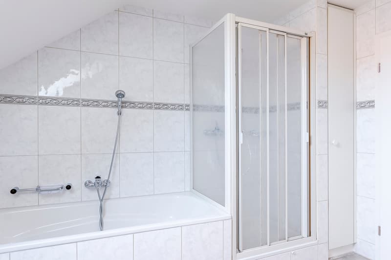 Gepflegte Doppelhaushälfte in Seedorf mit Wintergarten, Garten, Schwedenofen und Sauna (16)