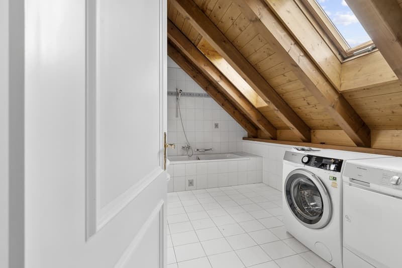 Nicht ganz eine Wohnung, nicht ganz ein Haus – Charmante 4.5-Zimmer-Maisonettewohnung (4)