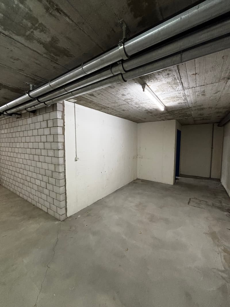 Storage/Hobby Room directly at Uster Train Station (72m², BG) (3)