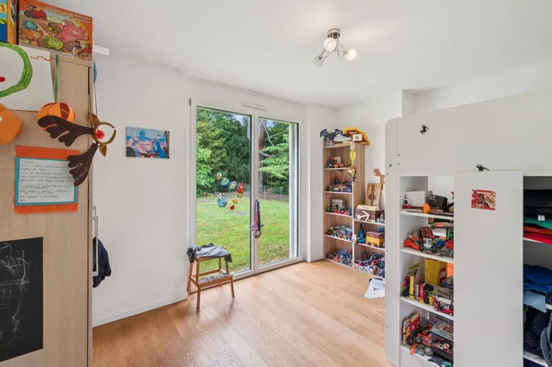MAGNIFIQUE APPARTEMENT AVEC 4 CHAMBRES & 1300 M² DE JARDIN ! (8)