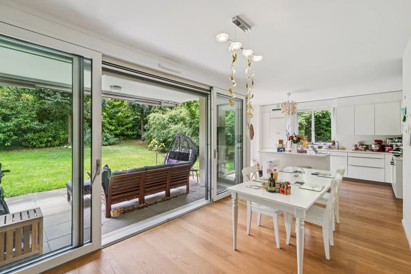 MAGNIFIQUE APPARTEMENT AVEC 4 CHAMBRES & 1300 M² DE JARDIN ! (4)