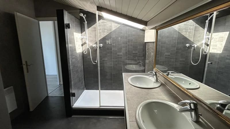 Villa jumelée sur le golf de BosseyProche Genève (11)