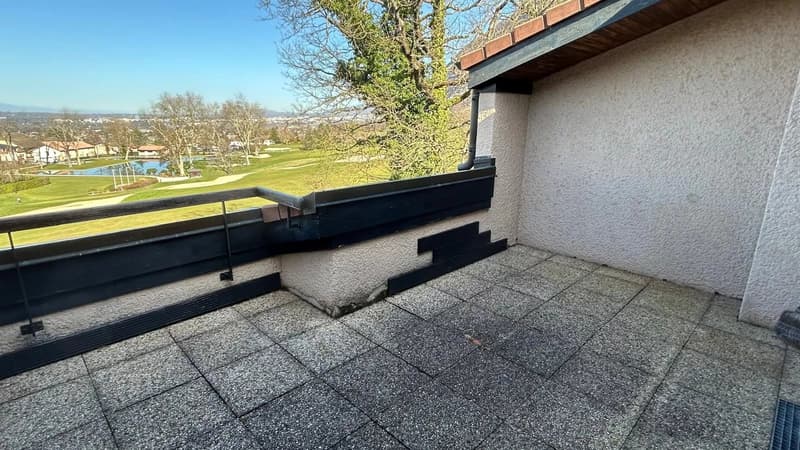 Villa jumelée sur le golf de BosseyProche Genève (10)