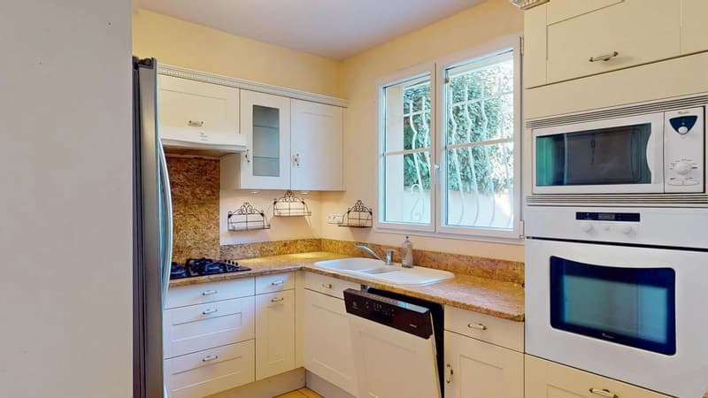 Villa 3 chambres, 3 SdB, jardin, dans résidence piscine - prox. Genève (9)