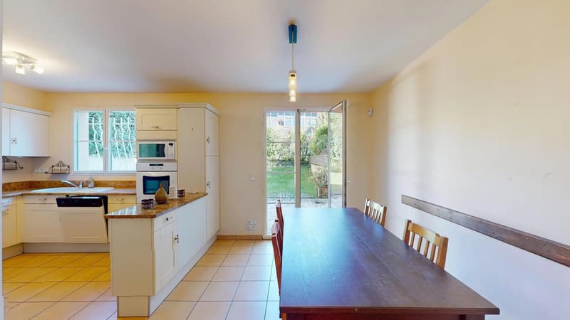 Villa 3 chambres, 3 SdB, jardin, dans résidence piscine - prox. Genève (7)