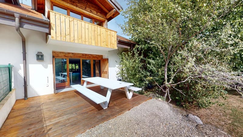 Maison meublée T4 rénovée de 218 m² à louer à Archamps (13)