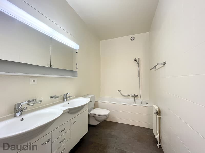 Appartement de 6 pièces dans le quartier Philosophes-Bastions (6)