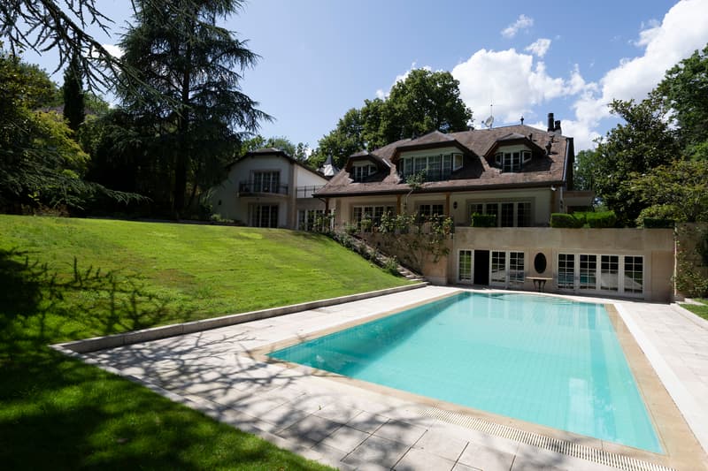 Somptueuse villa avec piscine - rive droite (1)