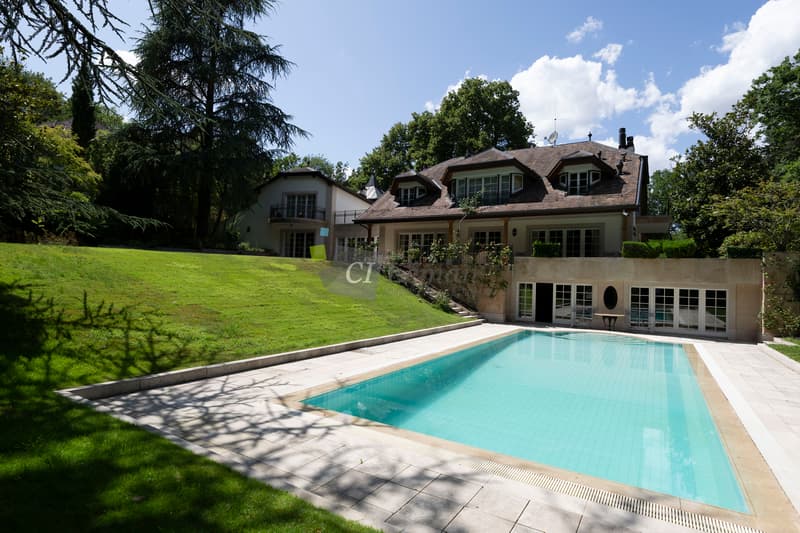 Somptueuse villa avec piscine - rive droite (1)