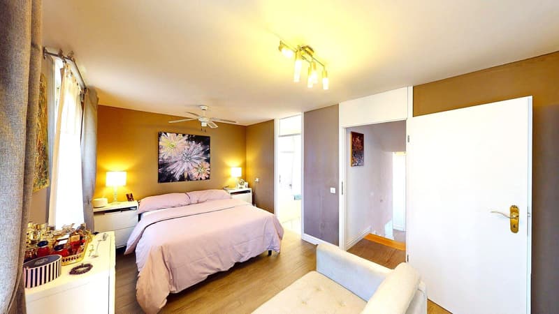 Spacieuse - En pignon - Jardin et double garage. (3)