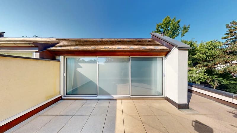 Exceptional attic duplex with panoramic terraces and private park. (6)