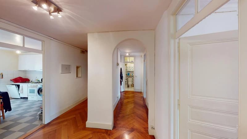 CHF 7,920.?/m² PPE in the center of Geneva: two character apartments in a 1915 building, just steps from the HUG ? sale as a lot and named sale (5)