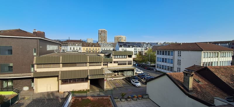 Bureau de 2 pièces avec caractère au cœur de Morges (5)