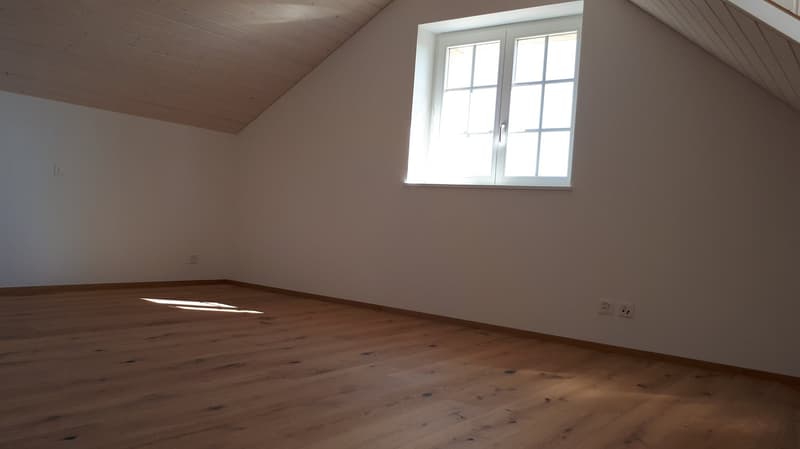 Appartement lumineux de 4.5 pièces avec vue panoramique à Lavigny (13)