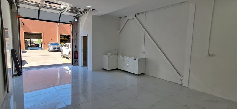 Box de 60 m2 à Crissier (5)