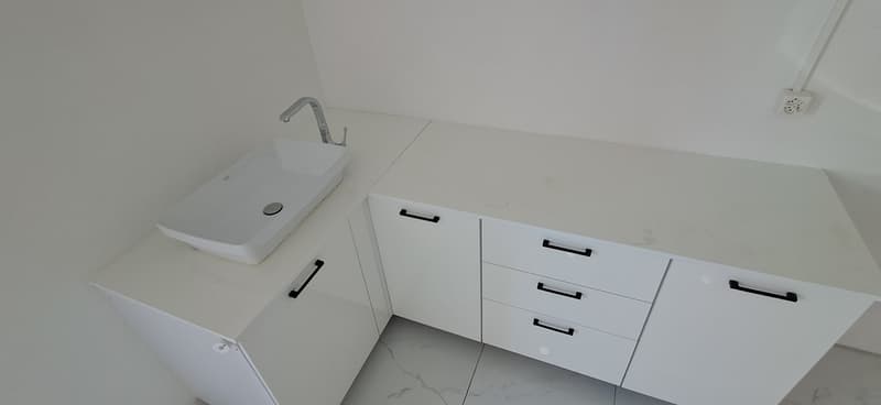 Box de 60 m2 à Crissier (6)