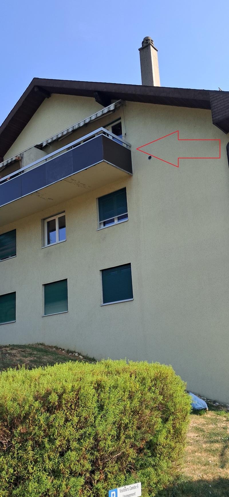 Charmant appartement en attique de 2.5 pièces à Tolochenaz (2)