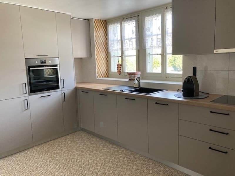 Spacieux 6.5 pièces rénové, charme villageois à Yens, proche de Morges (9)