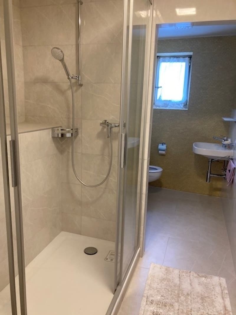 Spacieux 6.5 pièces rénové, charme villageois à Yens, proche de Morges (12)
