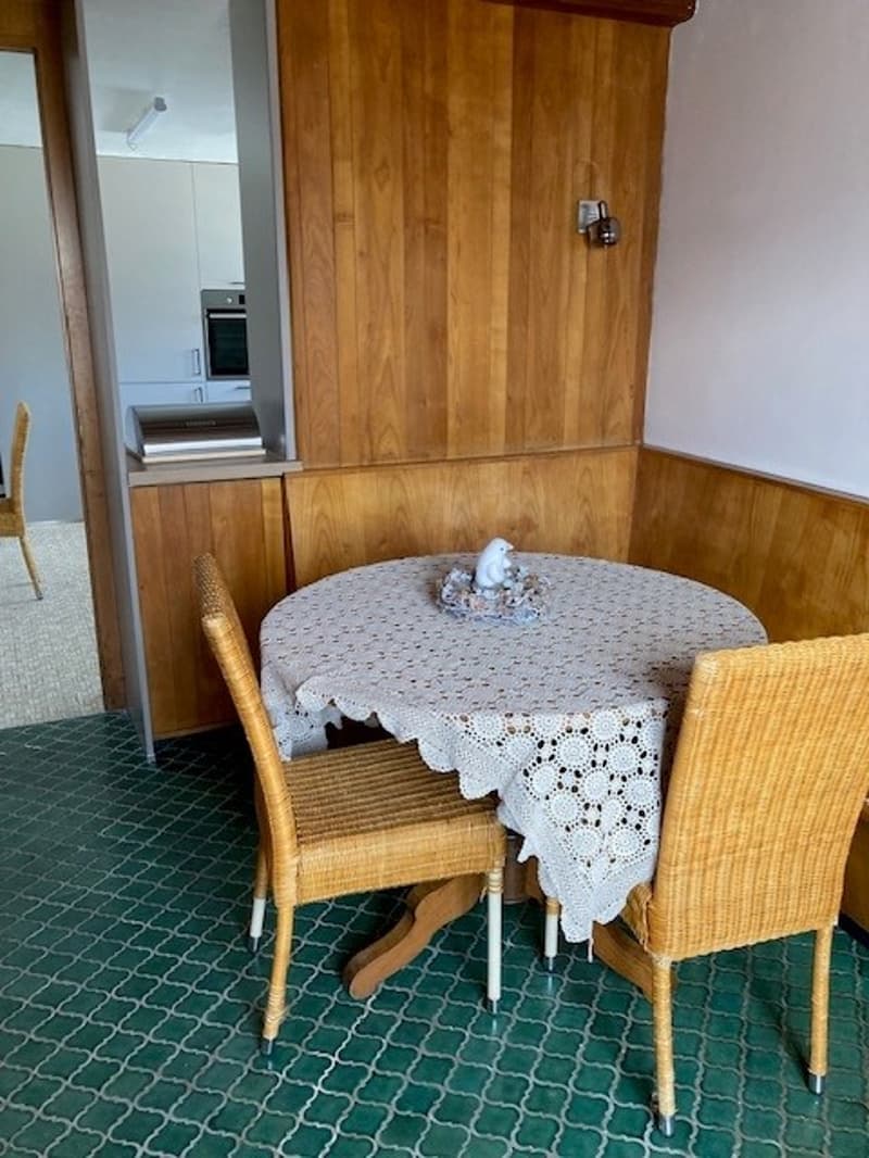 Spacieux 6.5 pièces rénové, charme villageois à Yens, proche de Morges (11)