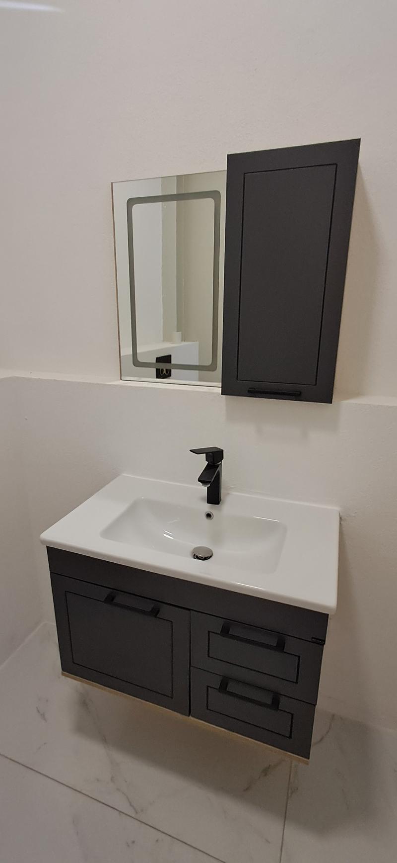 Box de 60 m2 à Crissier (8)