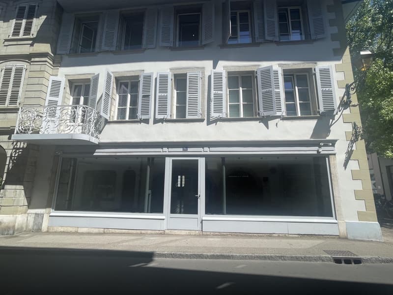 ARCADE COMMERCIAL DE 120 M2 AU COEUR DE NYON (1)