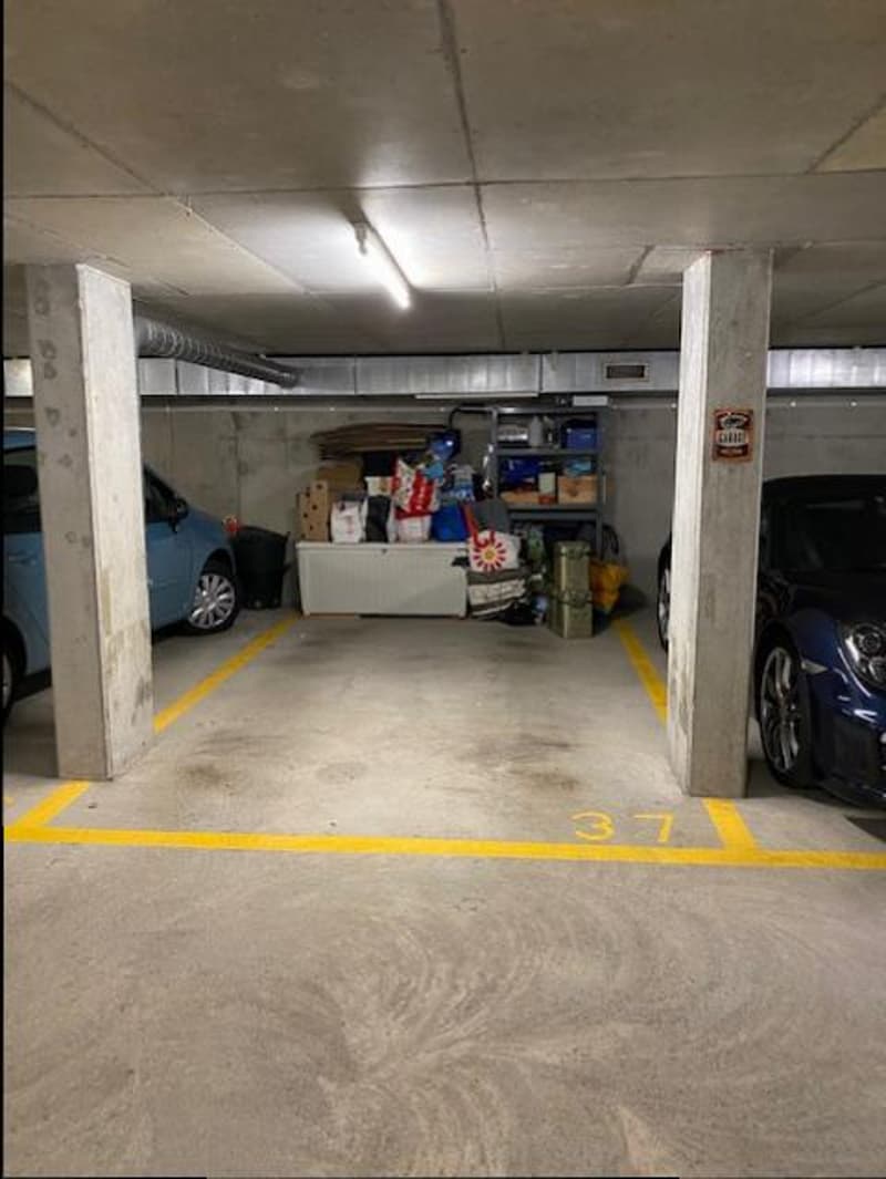 PLACE DE PARKING INTERIEURE - QUARTIER TERRASSES DES FOULIS (1)