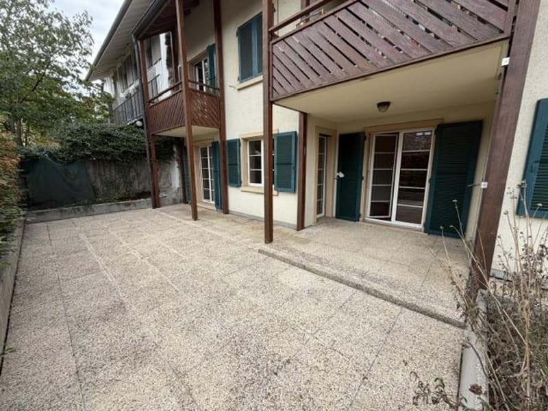 MAGNIFIQUE 5.5 AVEC TERRASSE - PRANGINS (2)