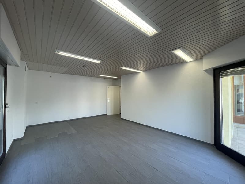 MAGNIFIQUE ARCADE / BUREAUX DE 100 m² À BOSSEY (9)