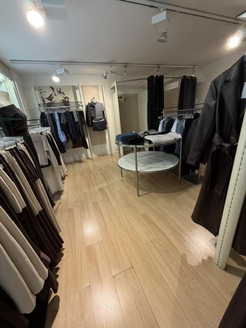ARCADE-MAGASIN D'ANGLE - 80 M2 - NYON CENTRE/ZONE PIETONNE (8)