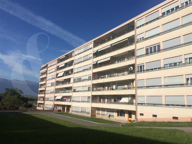 2-4 Rue des Vernes, place de parking extérieure (1)
