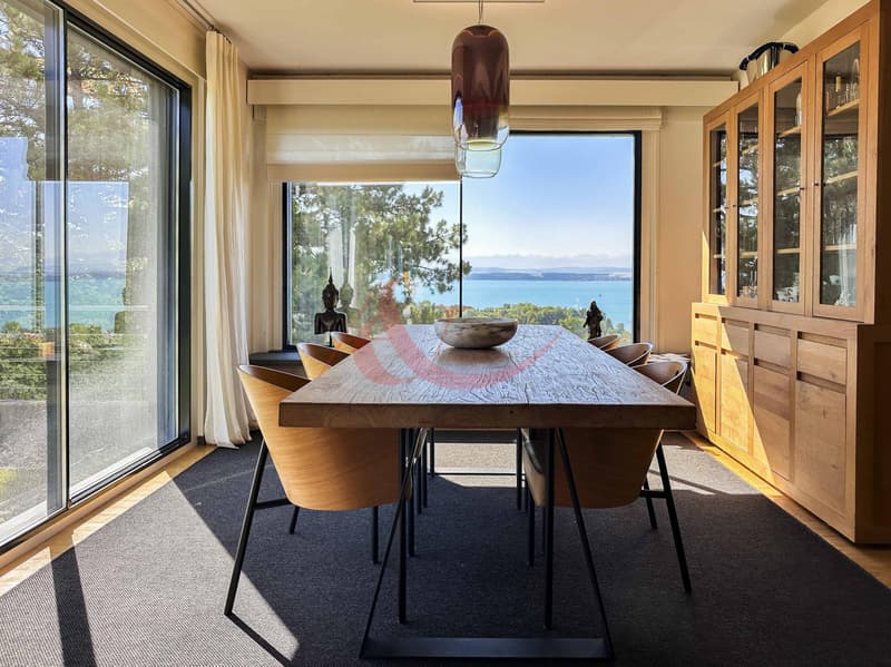 Villa d'exception avec piscine intérieure et vue à couper le souffle (3)