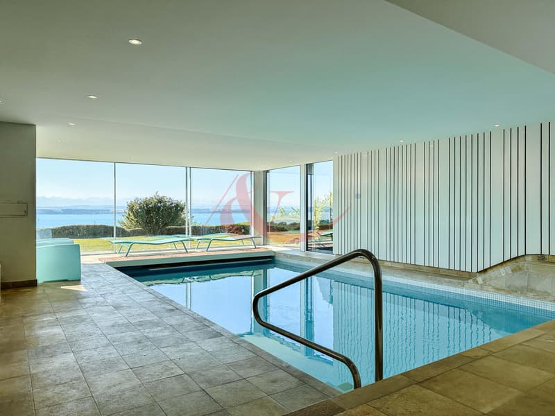 Villa d'exception avec piscine intérieure et vue à couper le souffle (10)